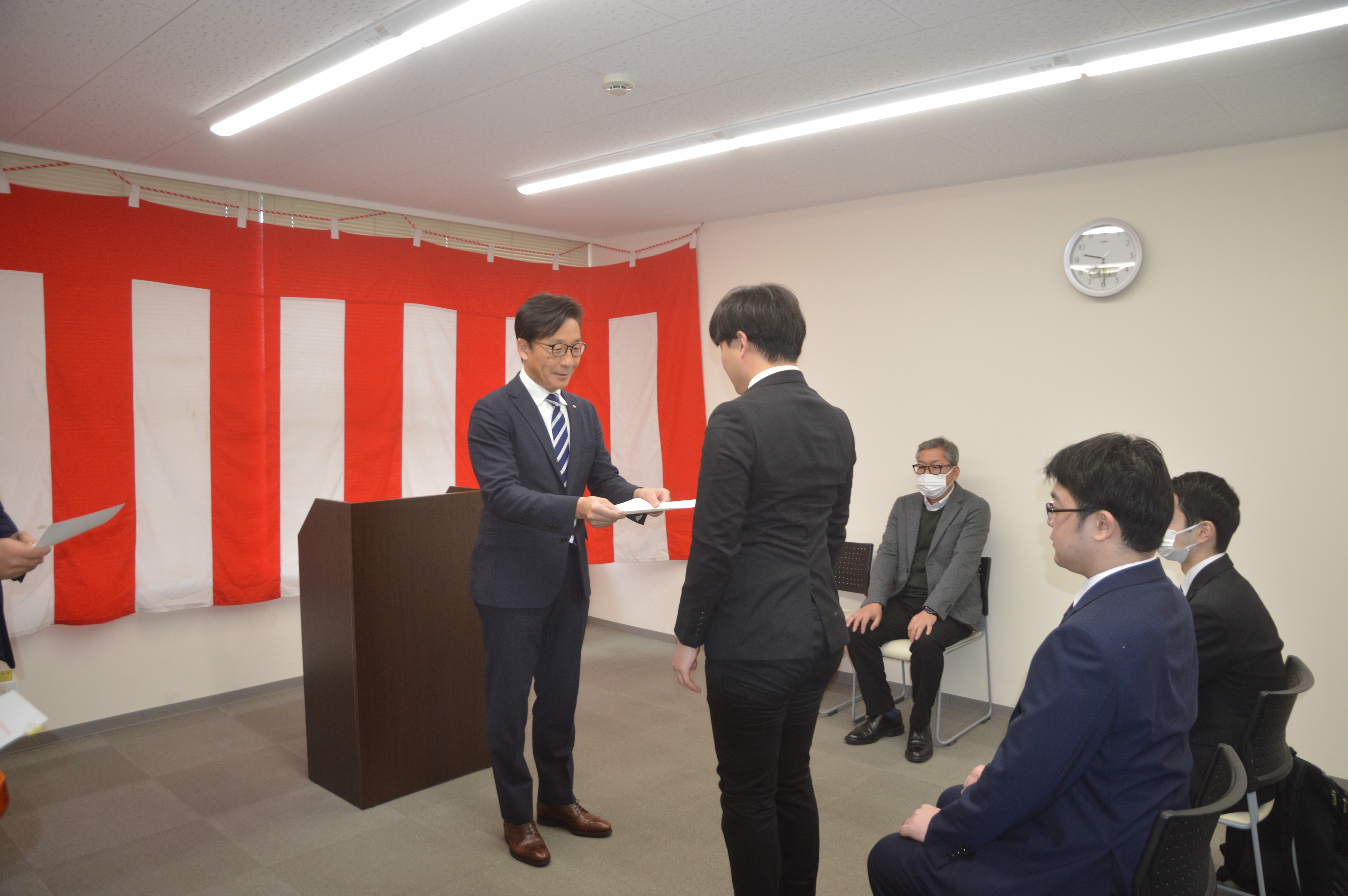 入社式で皆さんを歓迎します！